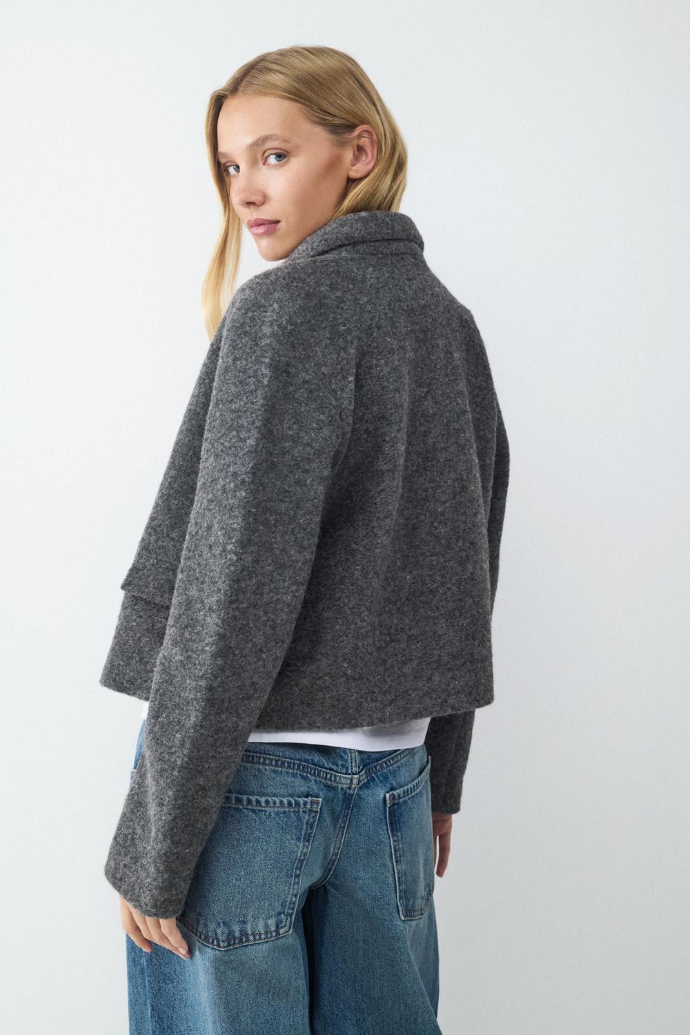model_shot-back
